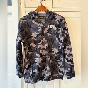 Under Armour Boys Gray & Black Camo Half-Zip Hoodie